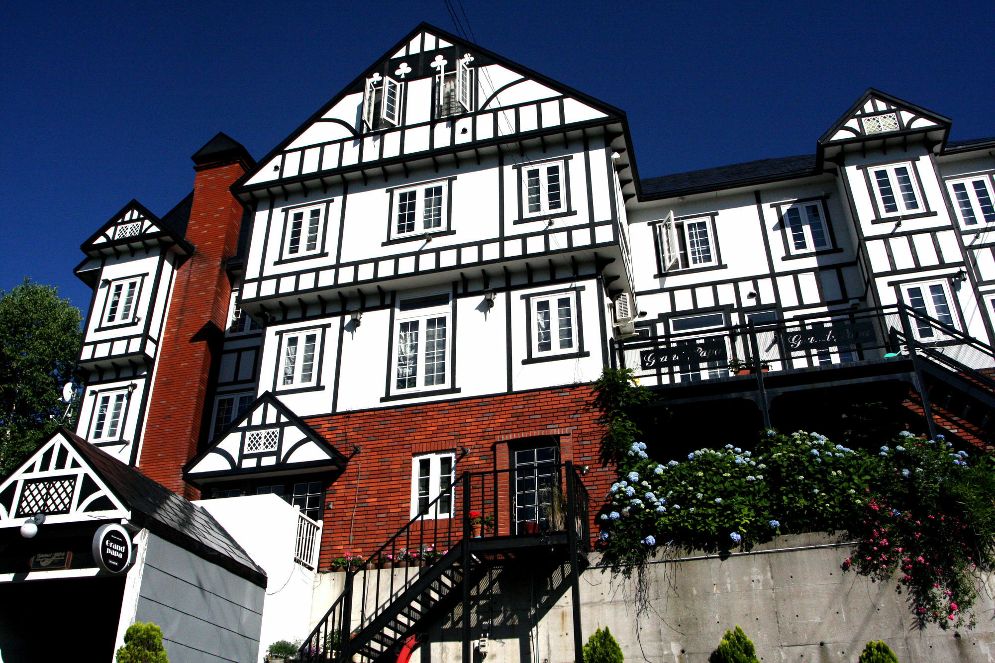 Grandpapa Hotel Hirafu Exterior photo